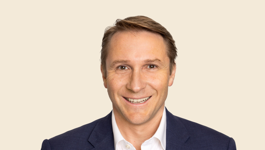 Simon Esposito headshot